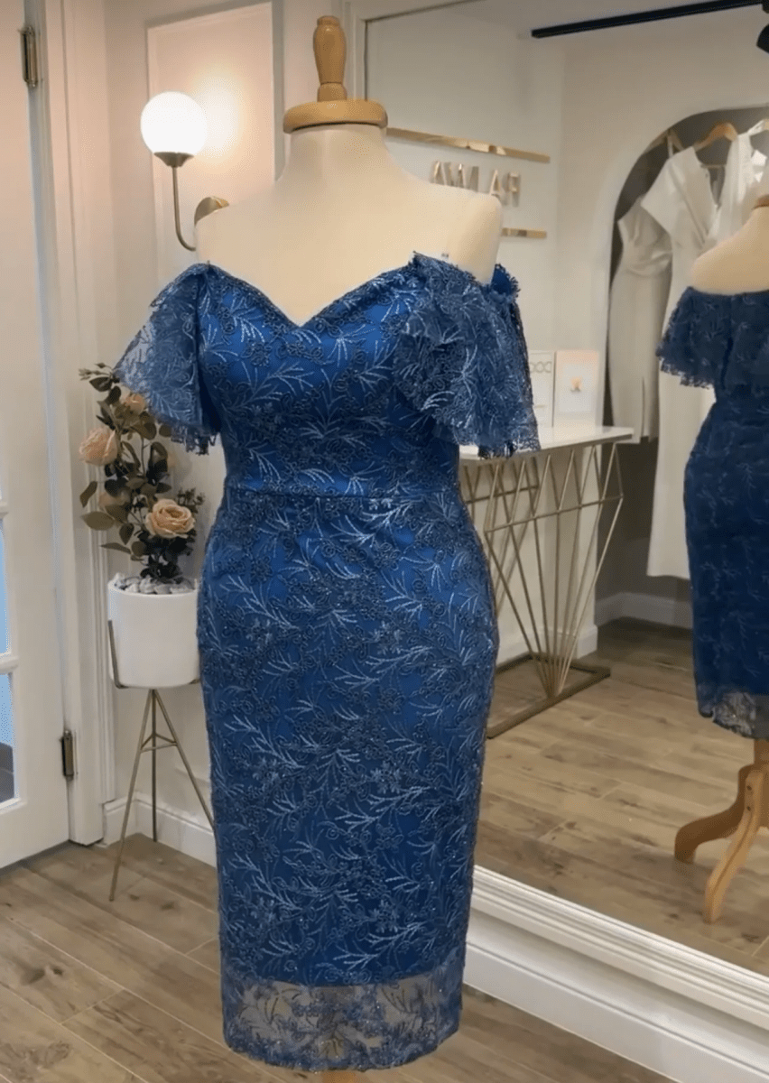 NAÏA: robe courte dentelle fine - Aube Couture