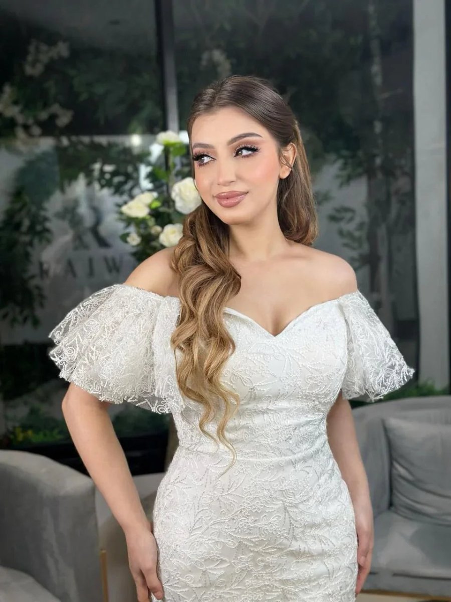 NAÏA: robe courte dentelle fine - Aube Couture