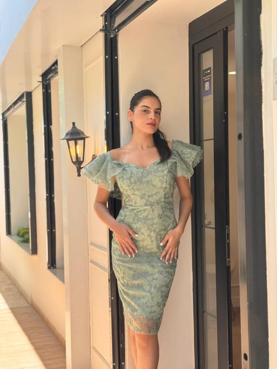 NAÏA: robe courte dentelle fine - Aube Couture